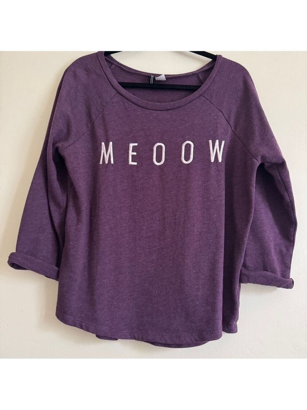 Purple 'MEOOW' Sweatshirt, Round Neck, Raglan Sleeeves, Size M